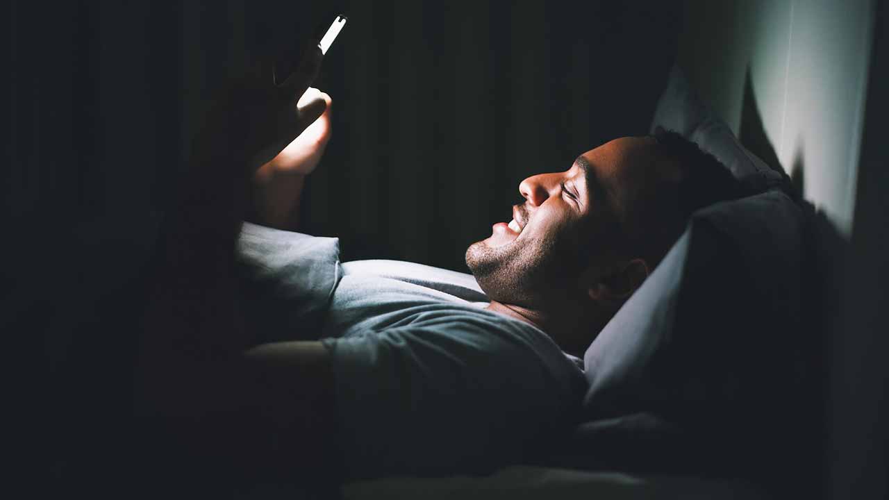 Is Late-Night Smartphone Use Lowering Your Sperm Count?